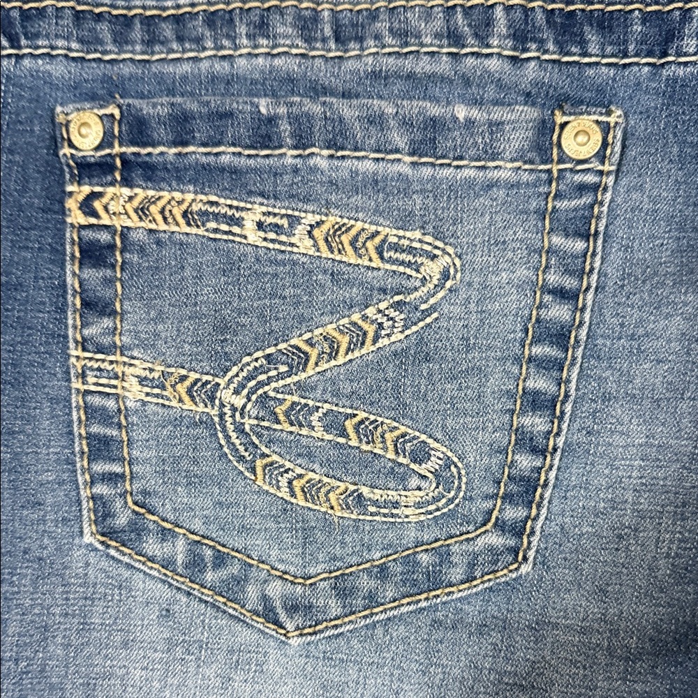 Seven7 Women's Blue Jean Shorts - Picture 12 of 15